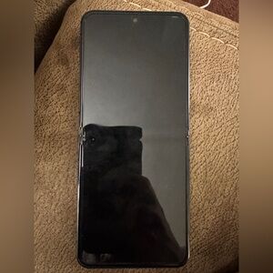 Samsung Galaxy Flip 5- 256GB